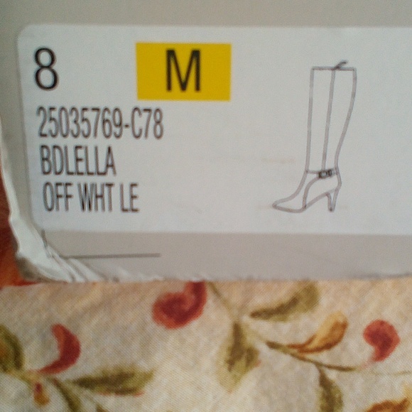 BANDALINO Off White Bodella dress boots. Sz 8M - Picture 4 of 8
